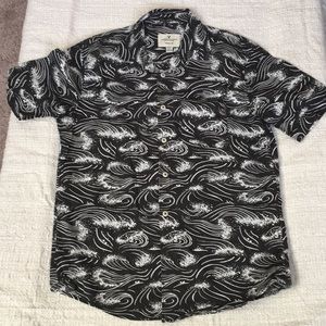 American Eagle men’s shirt size XS